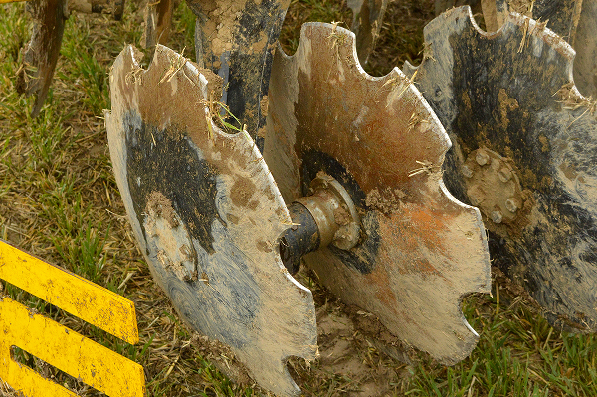 На одній стійці Swifterdisc встановлено 2 диски, що забезпечує інтенсивний обробіток та високу пропускну здатність