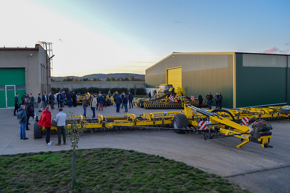 Флагманська модель - 18-метровий Swifter